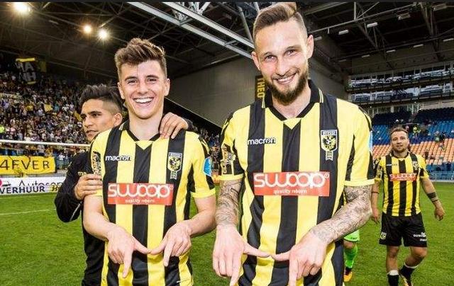 是绿茵场上 是绿茵场上